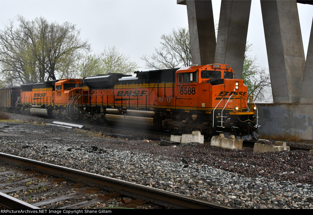 BNSF 8588